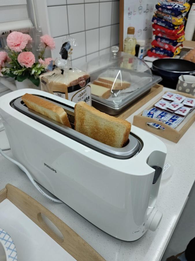 Athene Motel Gwangju Metropolitan City Екстериор снимка